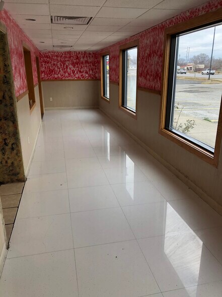 More Photos Of 3535 S Main St, Elkhart Restaurant For Sale