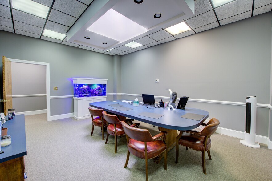 More Photos Of 475 Industrial Dr, Lexington Showroom For Sale