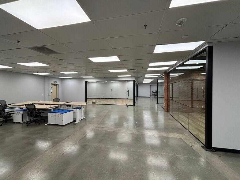 More Photos Of 2705 Media Center Dr, Los Angeles Warehouse For Lease