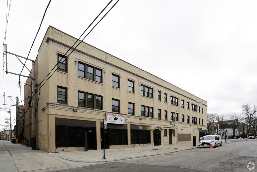 More Photos Of 7847-7853 S Essex Ave, Chicago Apartments For Sale