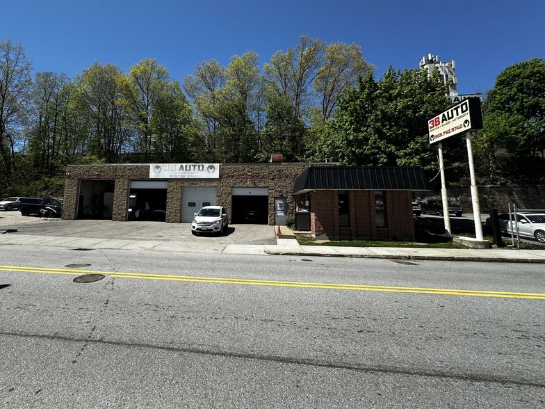 Primary Photo Of 18 Canterbury St, Worcester Auto Repair For Sale