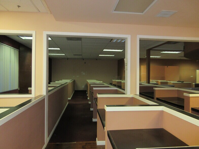 More Photos Of 1050 E Perrin Dr, Fresno Office For Lease