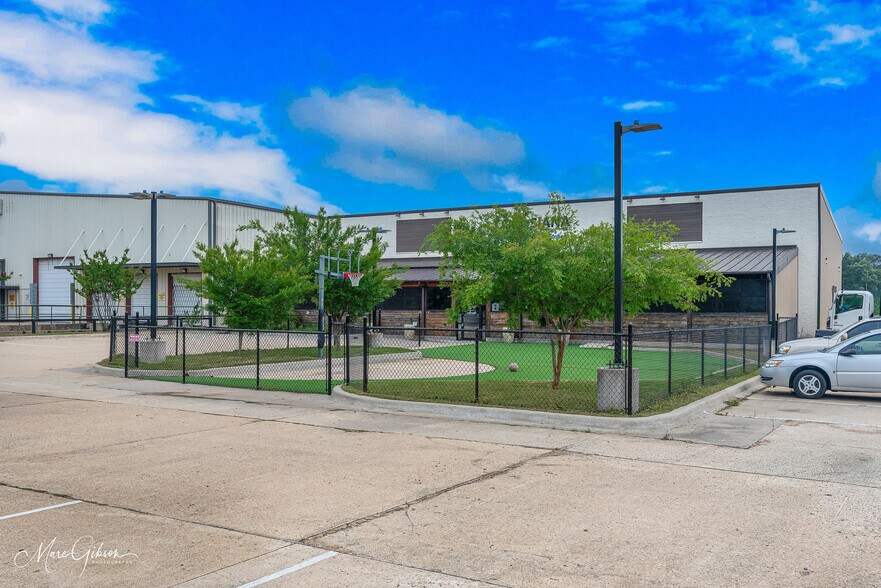 More Photos Of 9220 Wallace Lake Rd, Shreveport Storefront Retail Office For Sale