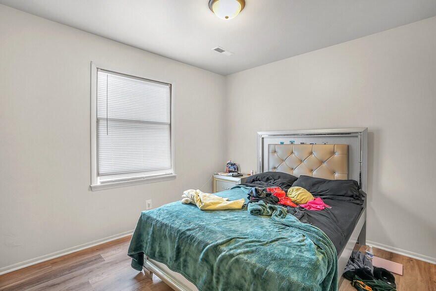 More Photos Of 2201 Sturdy Rd, Valparaiso Multifamily For Sale