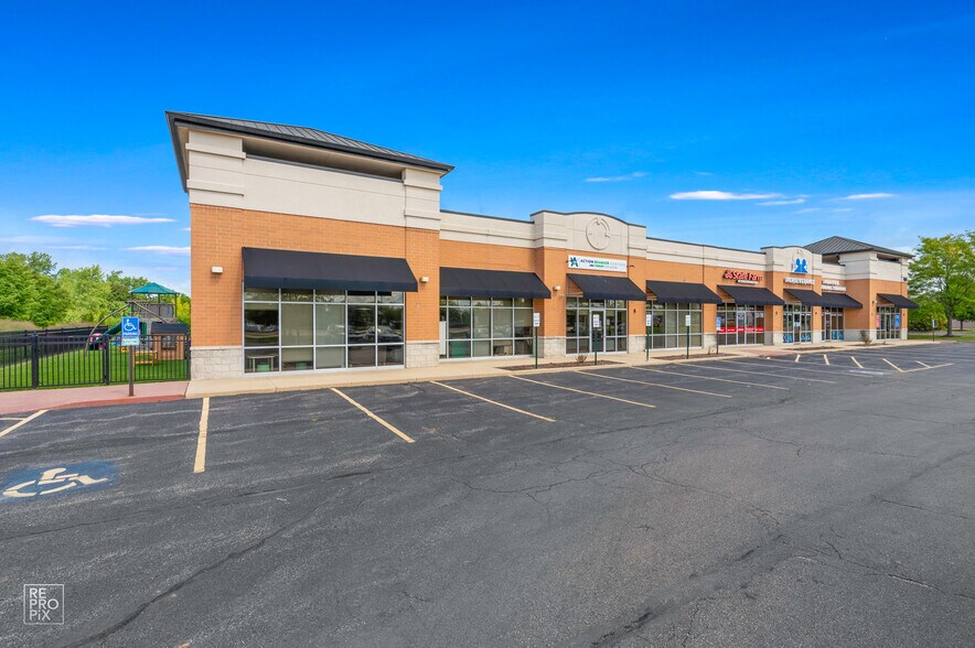 More Photos Of 191 W North Ave, West Chicago Freestanding For Sale