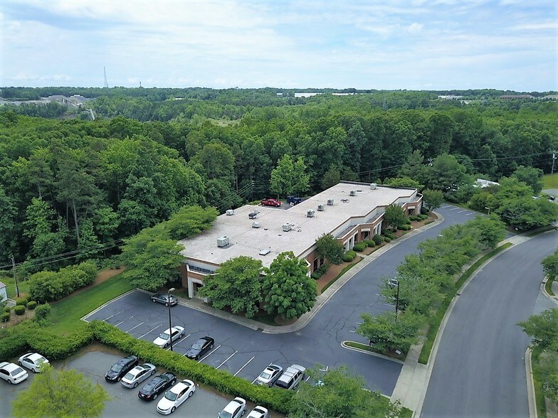 More Photos Of 2400 Crownpoint Executive Dr, Charlotte Office For Lease