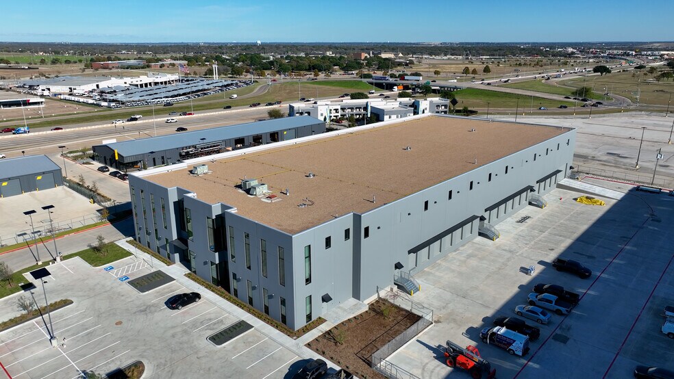 More Photos Of 2200-2300 SE Loop 820 Hwy, Fort Worth Unknown For Lease