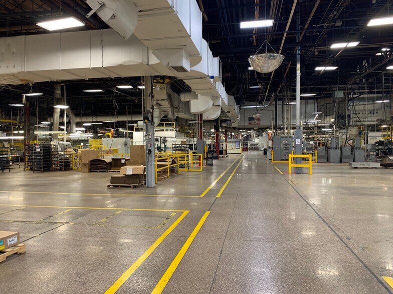 More Photos Of 2500 Highway 6 E, Iowa City Manufacturing For Lease
