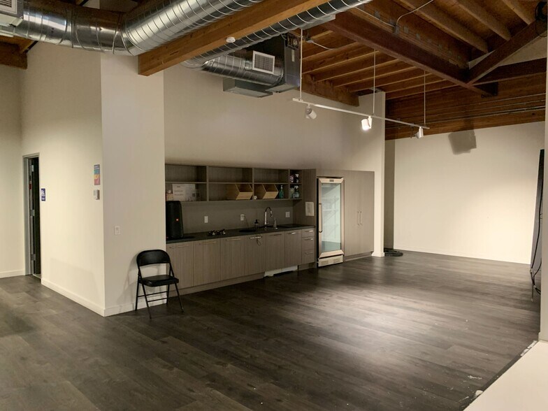 More Photos Of 4610 Valley Blvd, Los Angeles Manufacturing For Lease