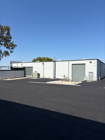 More Photos Of 2082 E Gladwick St, Compton Industrial For Lease