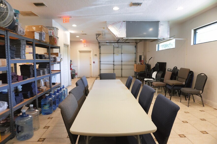 More Photos Of 1725 Barber Rd, Sarasota Office For Sale