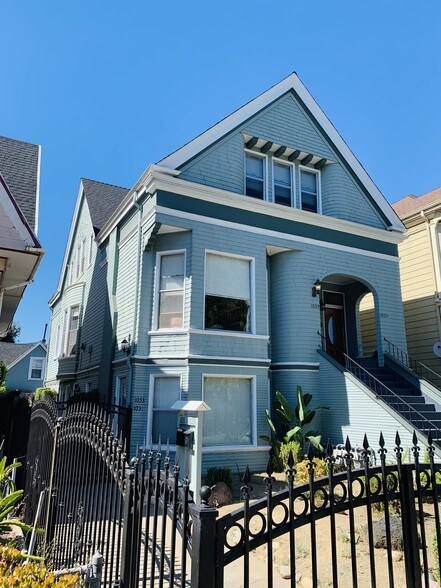 More Photos Of 1033 Magnolia St, Oakland Apartments For Sale