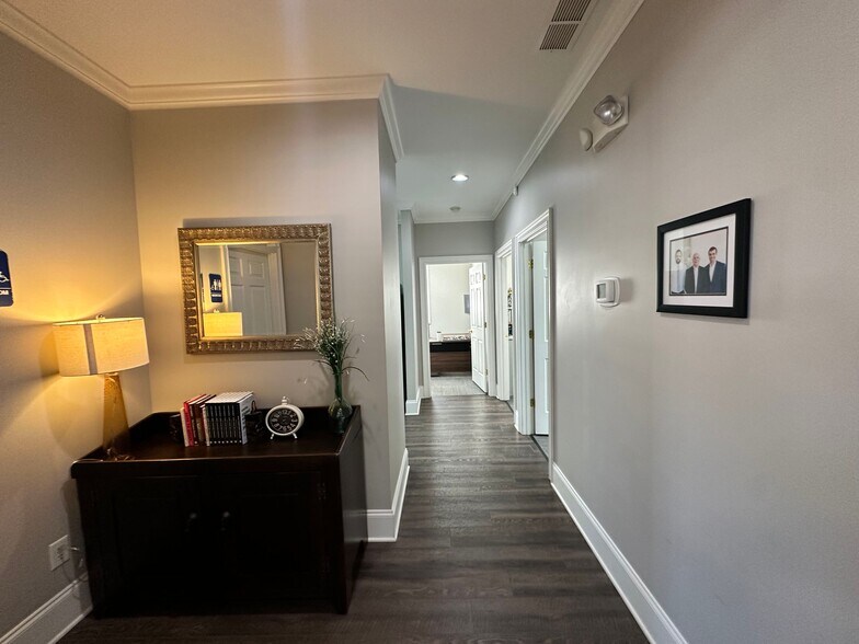 More Photos Of 327 Dahlonega Rd, Cumming Office For Lease