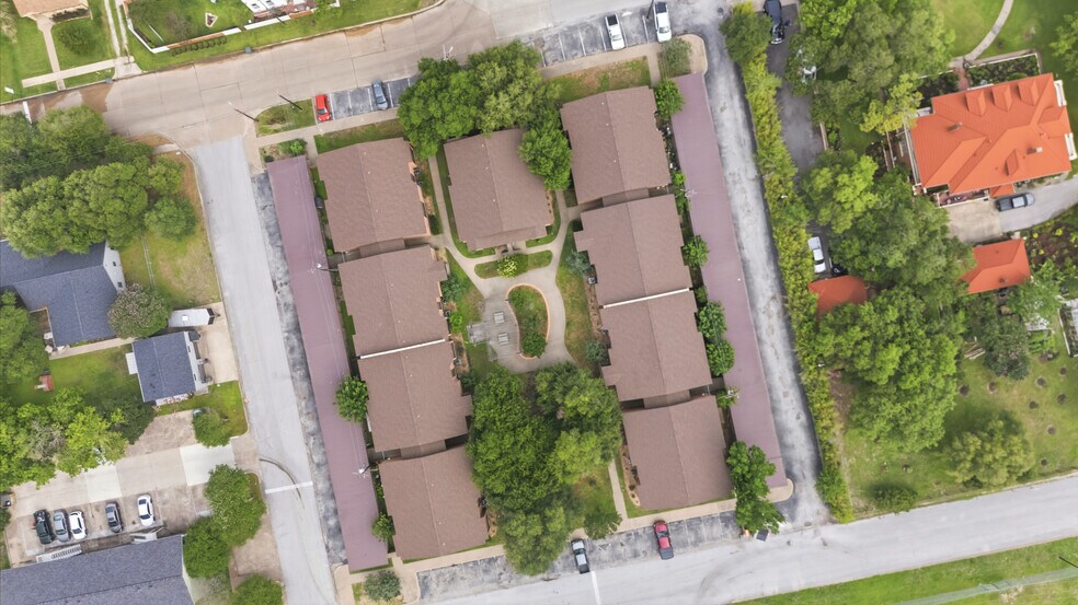 More Photos Of 611 S Ennis St, Bryan Apartments For Sale