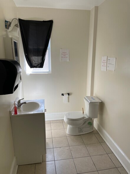 More Photos Of 3938 Benning Rd NE, Washington Office Residential For Sale