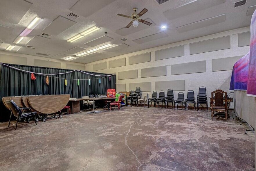 More Photos Of 512 W Main St, Payson Flex For Sale