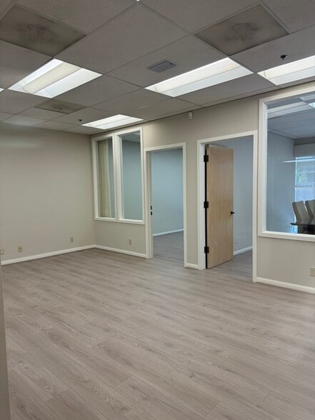 More Photos Of 12280 Saratoga-Sunnyvale Rd, Saratoga Office For Sale