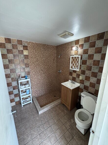 More Photos Of 757 E San Bernardino Rd, Covina Land For Lease