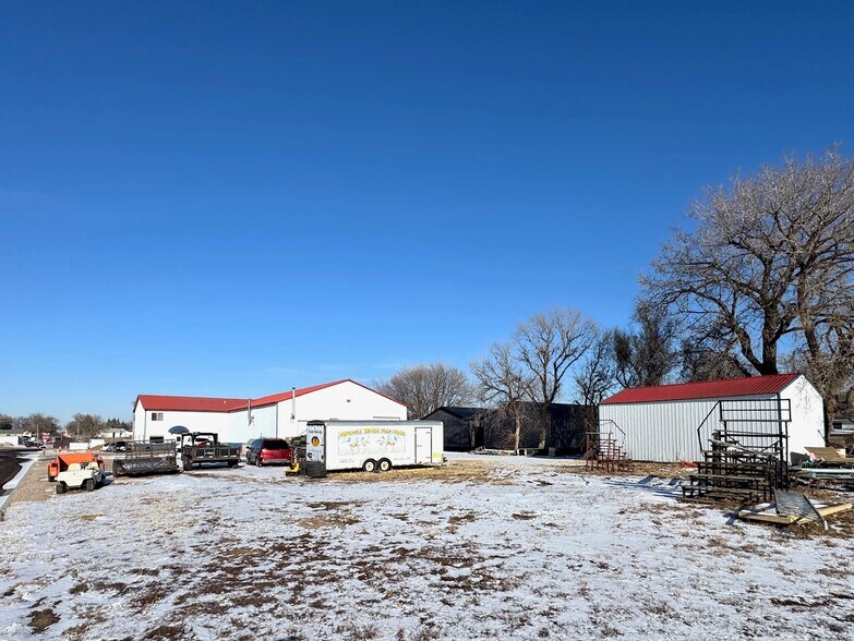 More Photos Of 1006 S Lawler, Mitchell Warehouse For Sale