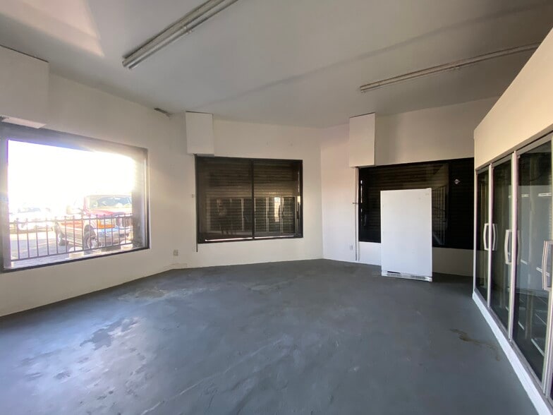 More Photos Of 5501-5517 S Vermont Ave, Los Angeles Unknown For Lease