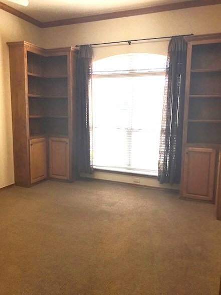 More Photos Of 417 W 18th St, Edmond Office For Lease