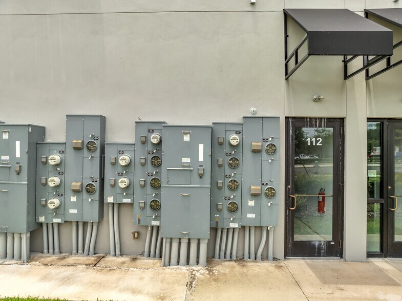 More Photos Of 3370 Rouse Rd, Orlando Storefront For Sale