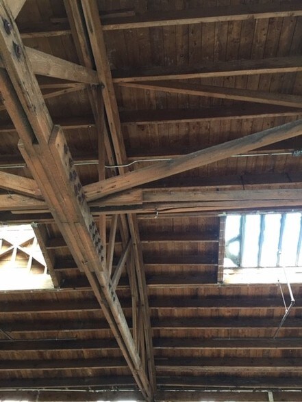 More Photos Of 664 S Anderson St, Los Angeles Warehouse For Lease