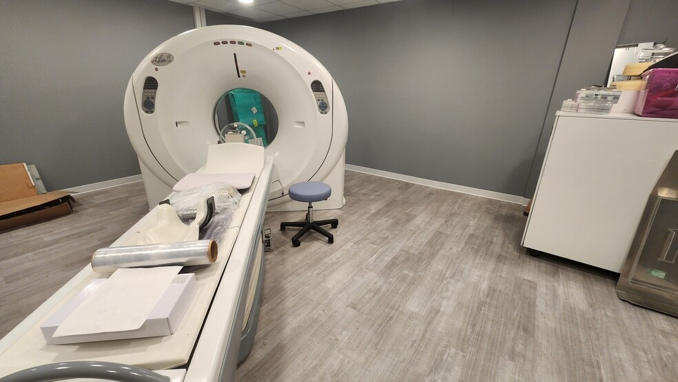 More Photos Of 112-116 N Dixie Hwy, West Palm Beach Medical For Sale