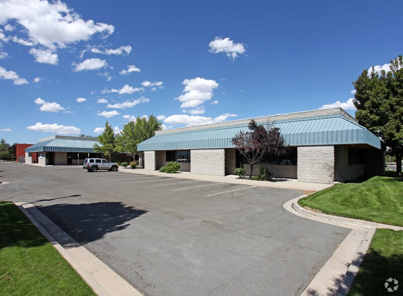More Photos Of 670-690 S Rock Blvd, Reno Light Distribution For Lease