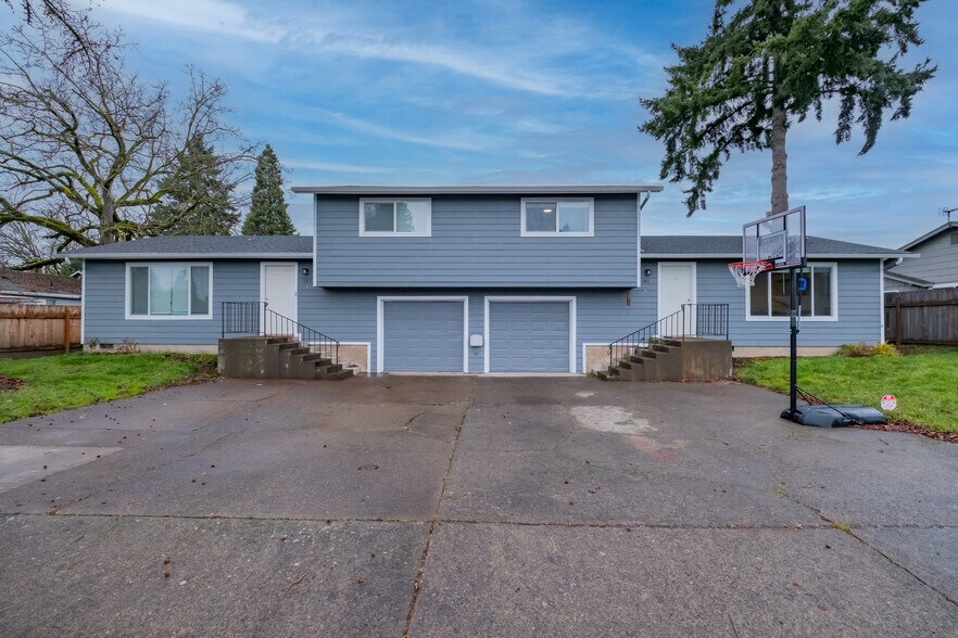 Primary Photo Of 137 Tanglewood Dr, Jefferson Multifamily For Sale