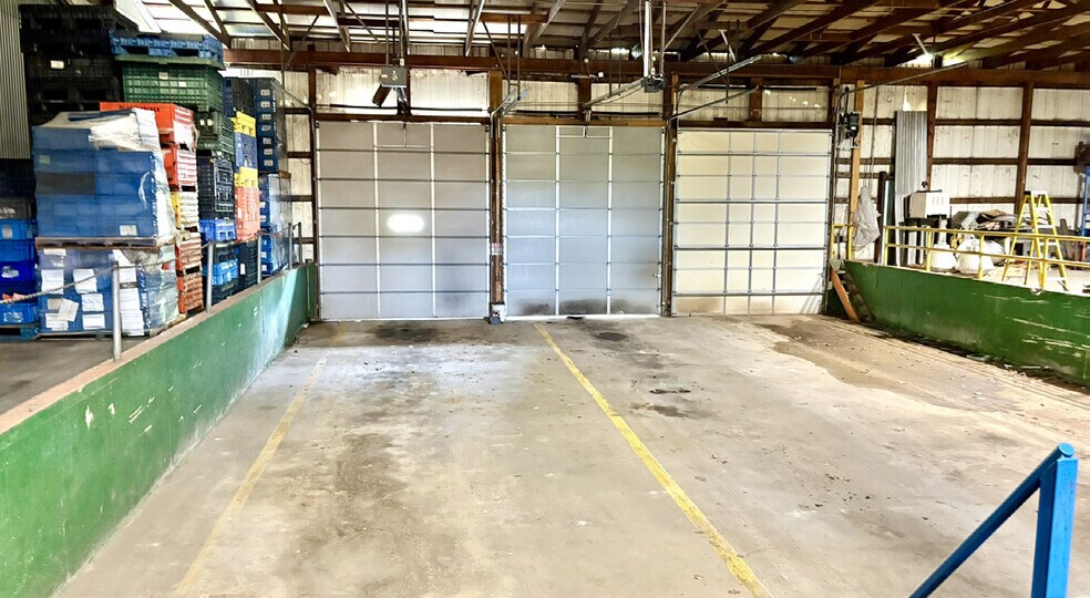 More Photos Of 2660 Lawrence St, Stevensville Manufacturing For Sale