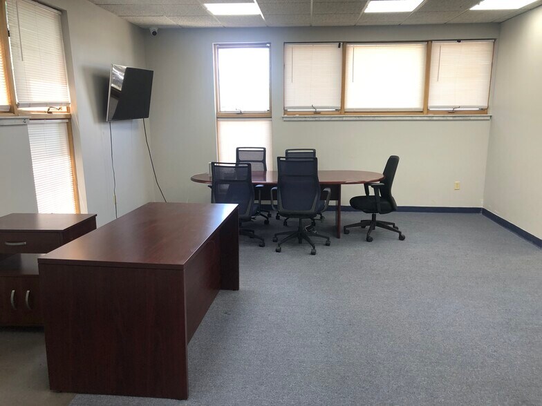 More Photos Of 1345 Queen Anne Rd, Teaneck Office For Lease
