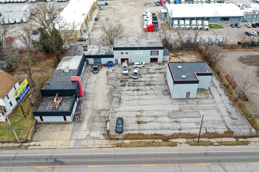 More Photos Of 1050 Triplett Blvd, Akron Warehouse For Sale