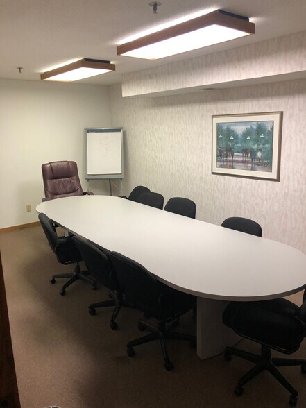 More Photos Of 5821 Cedar Lake Rd, Saint Louis Park Medical For Lease