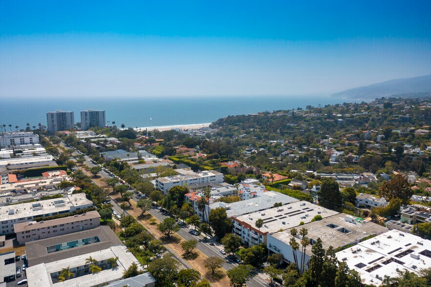 More Photos Of 537 San Vicente Blvd, Santa Monica Apartments For Sale