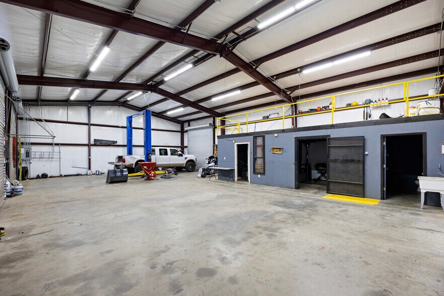 More Photos Of 8411 US Highway 64 W, Russellville Industrial For Sale