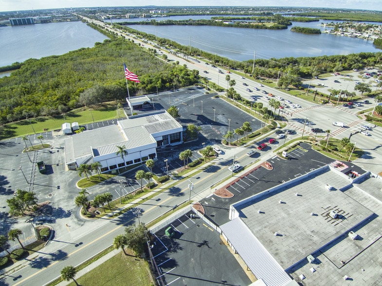 1545 E Merritt Island Cswy, Merritt Island, FL 32952 Auto Dealership