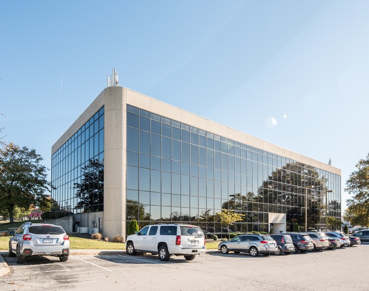 More Photos Of 4910 Valley View Blvd, Roanoke Medical For Sale