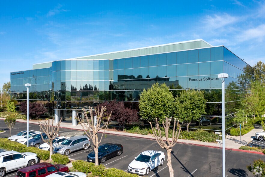 More Photos Of 8080 N Palm Ave, Fresno Office For Lease