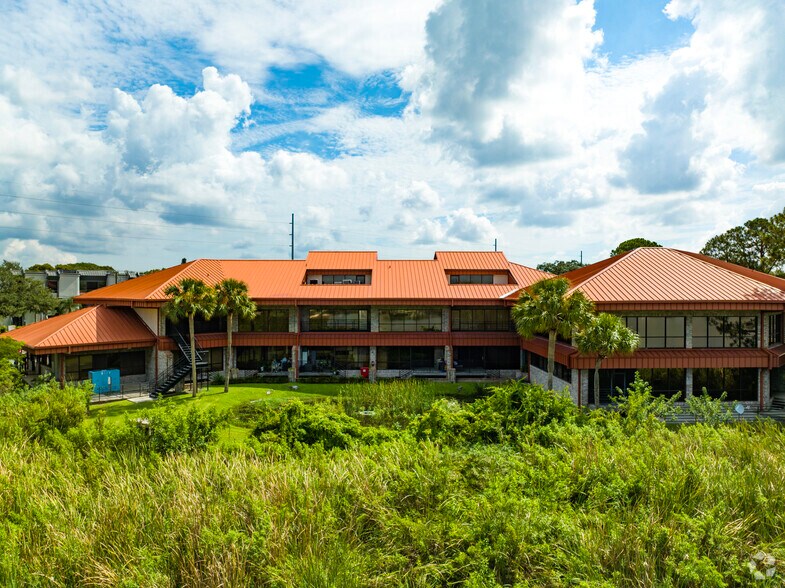 More Photos Of 3104 W Waters, Tampa Office For Lease