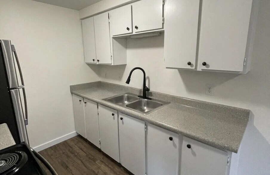 More Photos Of 700 W Maple St, Monroe Apartments For Sale