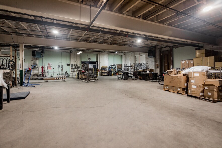 More Photos Of 13639 Elmira St, Detroit Manufacturing For Sale