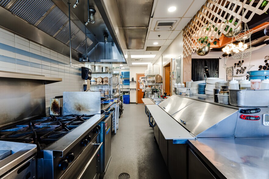 More Photos Of 50-60 E 11th Ave, Eugene Industrial For Lease