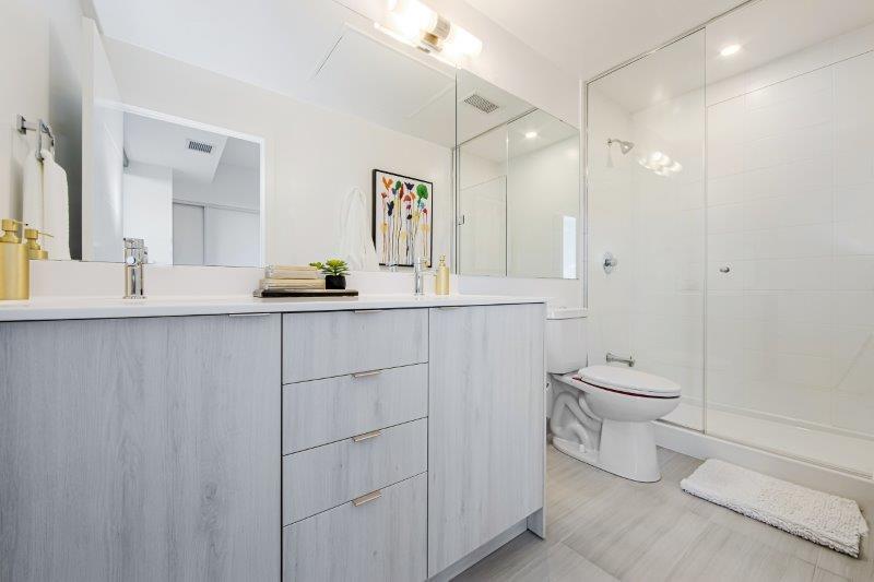 More Photos Of 45 Railroad St, Brampton Apartments For Lease