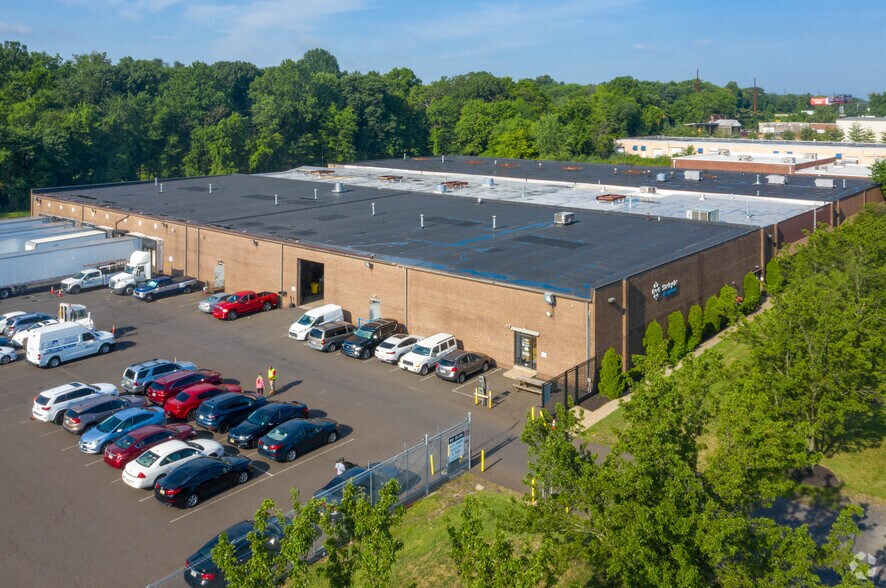 More Photos Of 1120 Industrial Blvd, Southampton Warehouse For Lease