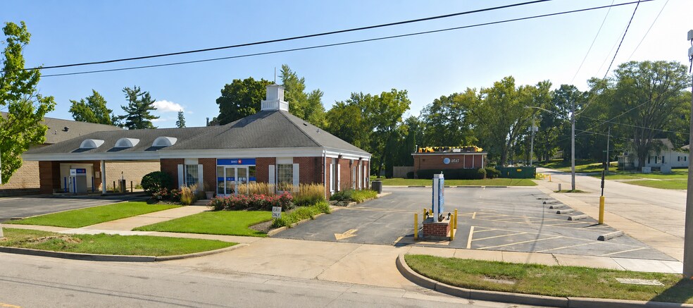 Primary Photo Of 123 W Grant Hwy, Marengo Bank For Sale
