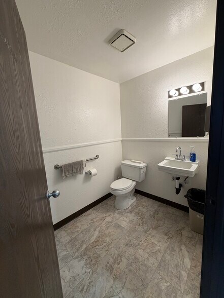 More Photos Of 501 Mercury Ln, Brea Industrial For Sale