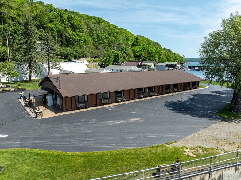 More Photos Of 24 Water St, Hammondsport Hotel For Sale