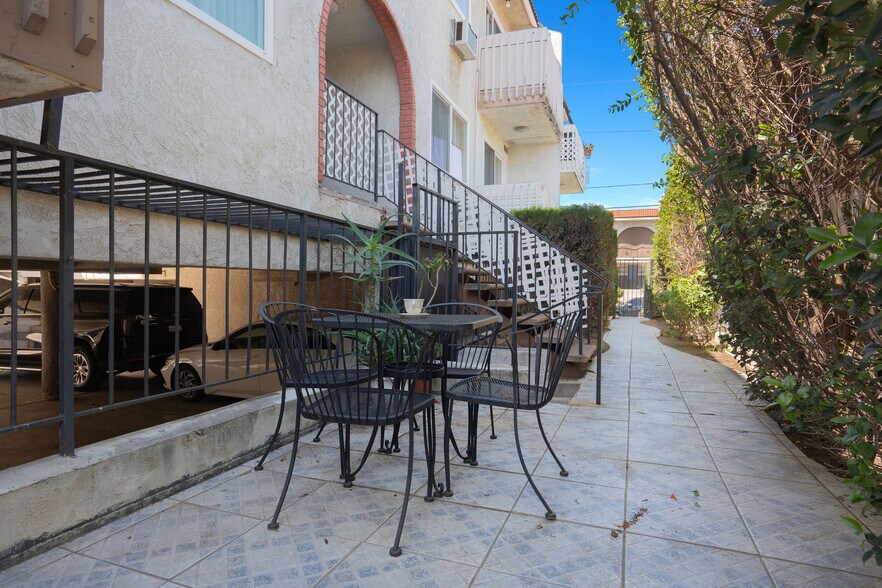 More Photos Of 13227 Vanowen St, North Hollywood Apartments For Sale