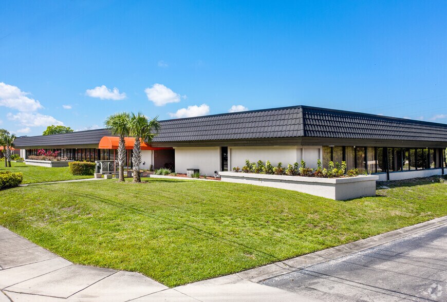 More Photos Of 25400 US Hwy 19 N, Clearwater Office For Lease